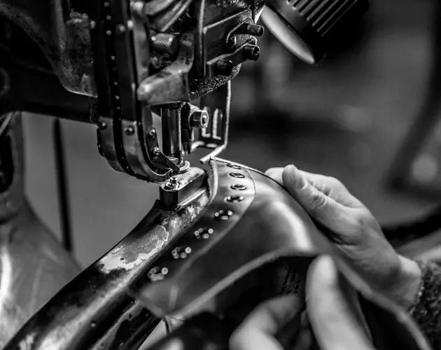 confeccion de borcegos dr martens - Cómo se fabrican las suelas Doc Martens