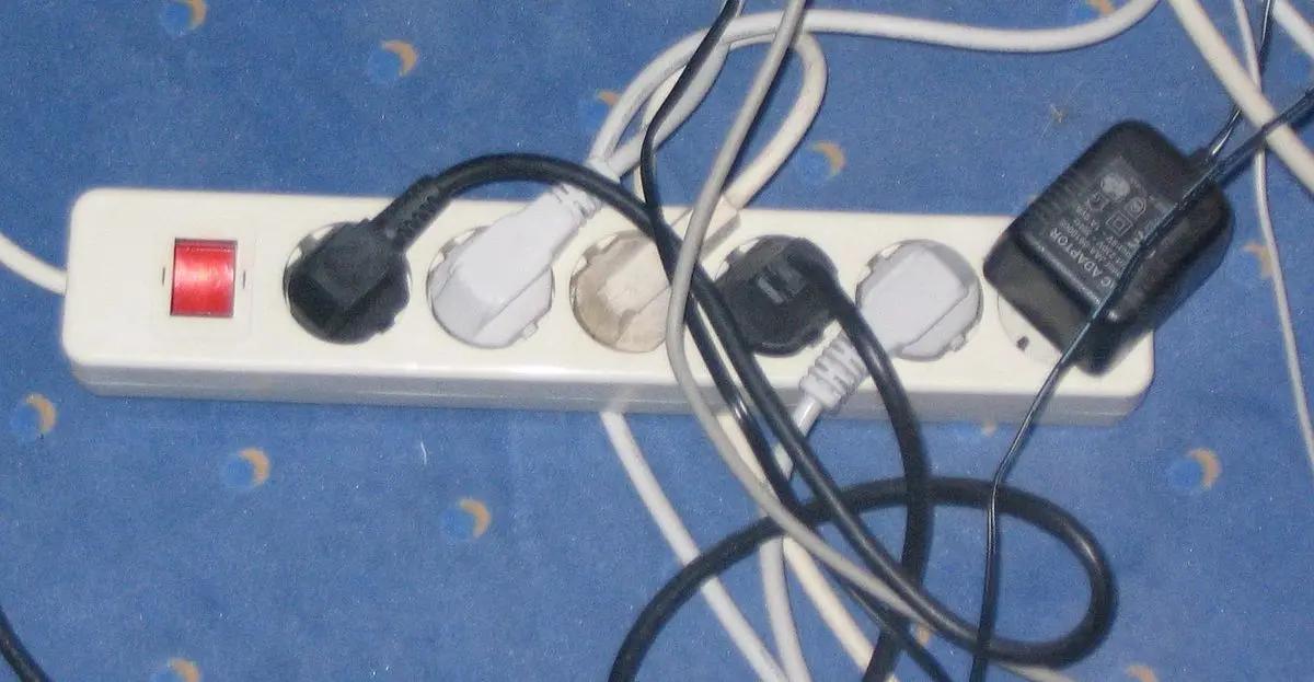 cone tar el cpu en una zapatilla - Cómo se llama el cable para conectar el CPU