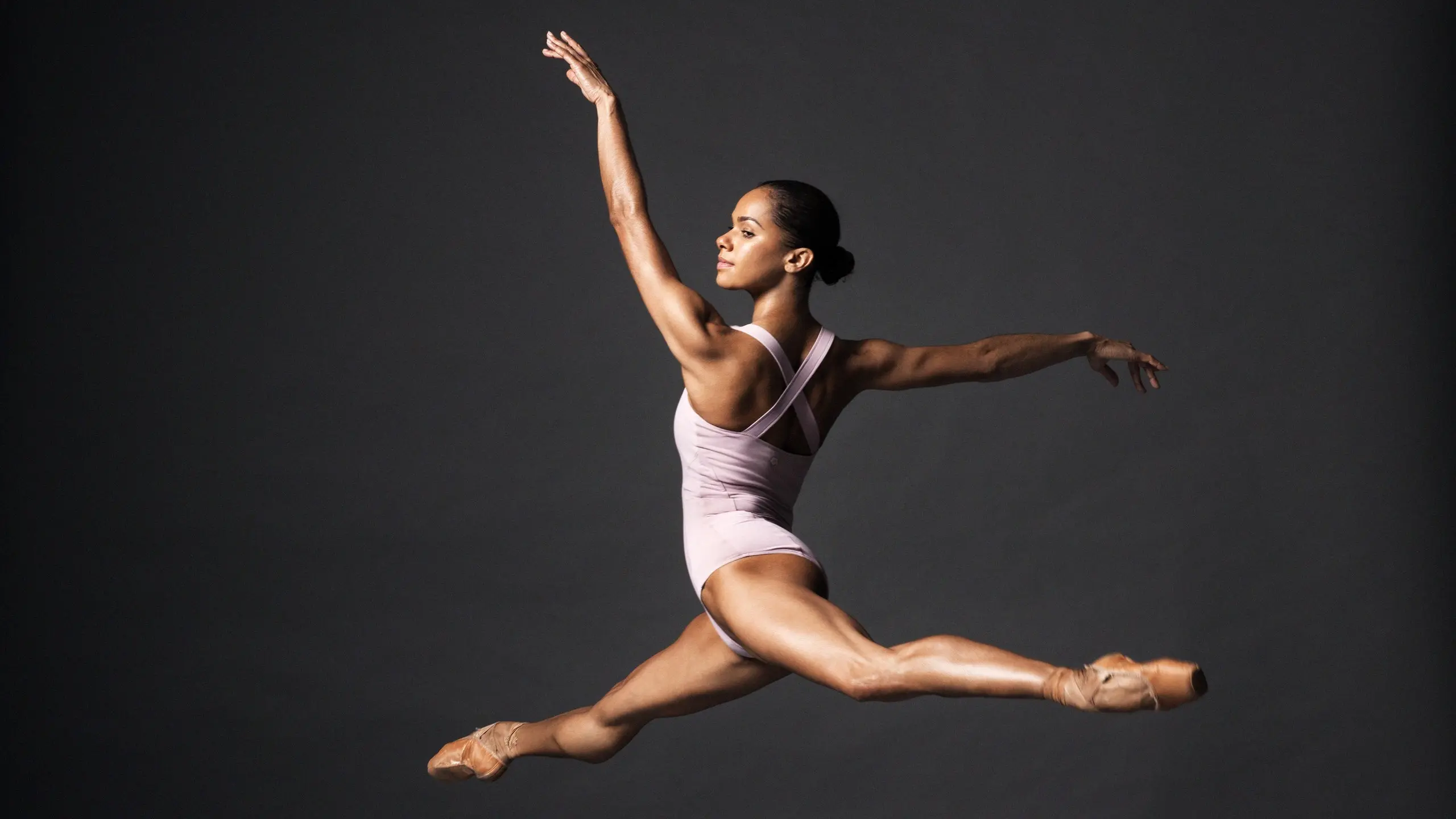<b>Ballerinas de Danza Hechas con Media y Elástico Ancho Cruzados: Estructura Interna</b> - Cómo son los cuerpos de las bailarinas de ballet ballerinas de danza echas con media y elastico ancho cruzados - Cómo son los cuerpos de las bailarinas de ballet