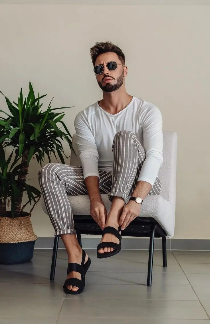 ropa combina con sandalia hombre - Con qué combinar sandalias para hombre