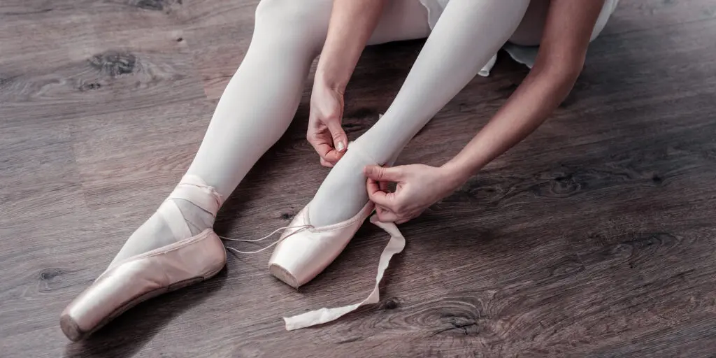 ¿Cómo se mantienen las bailarinas en punta? El arte, la ciencia y el cuidado de la danza en pointe - Does it hurt to stand on pointe do ballerinas stand on pointe - Does it hurt to stand on pointe