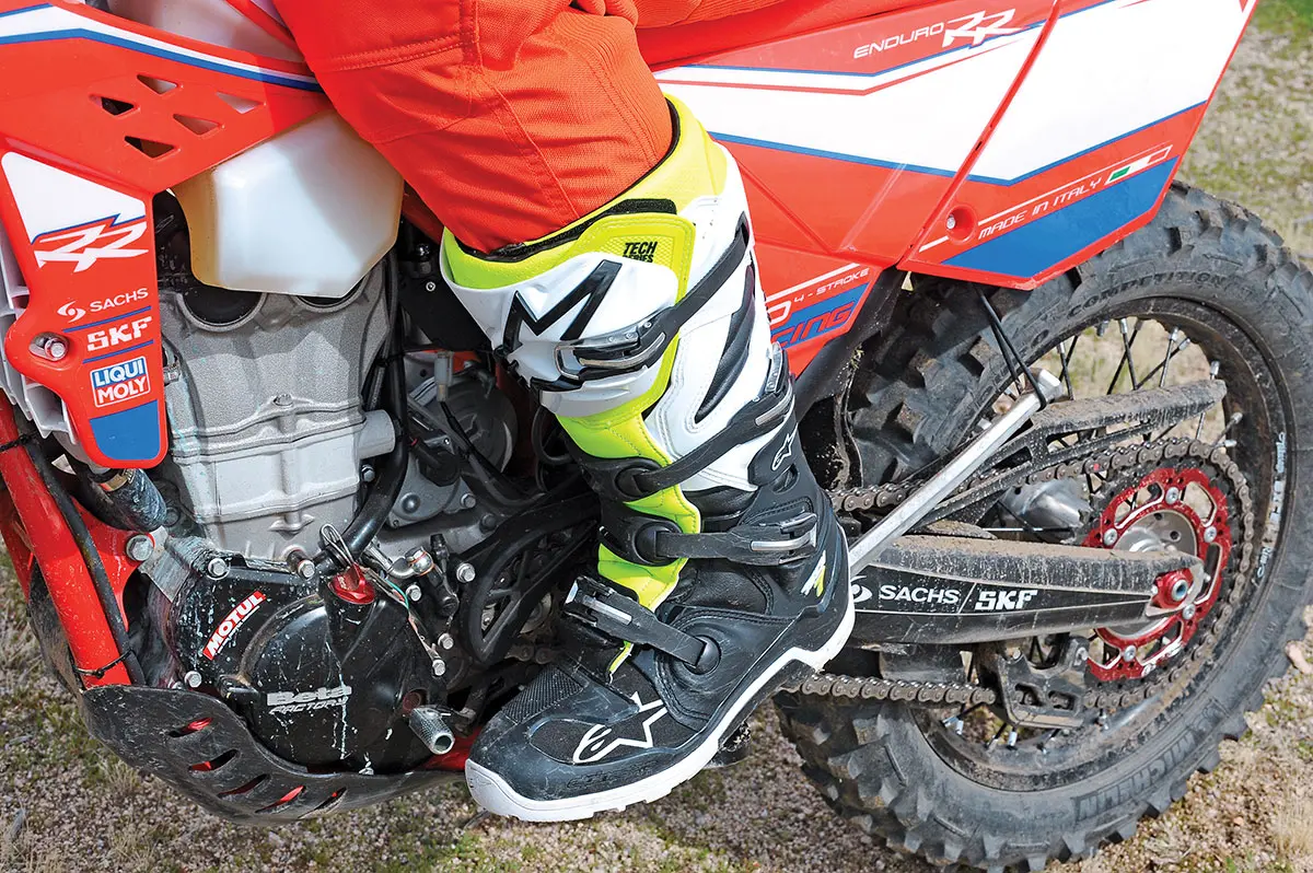 ¿Cuánto dura una bota de moto enduro? Guía completa - Las botas de moto caducan cuanto dura la bota de moto enduro - Las botas de moto caducan