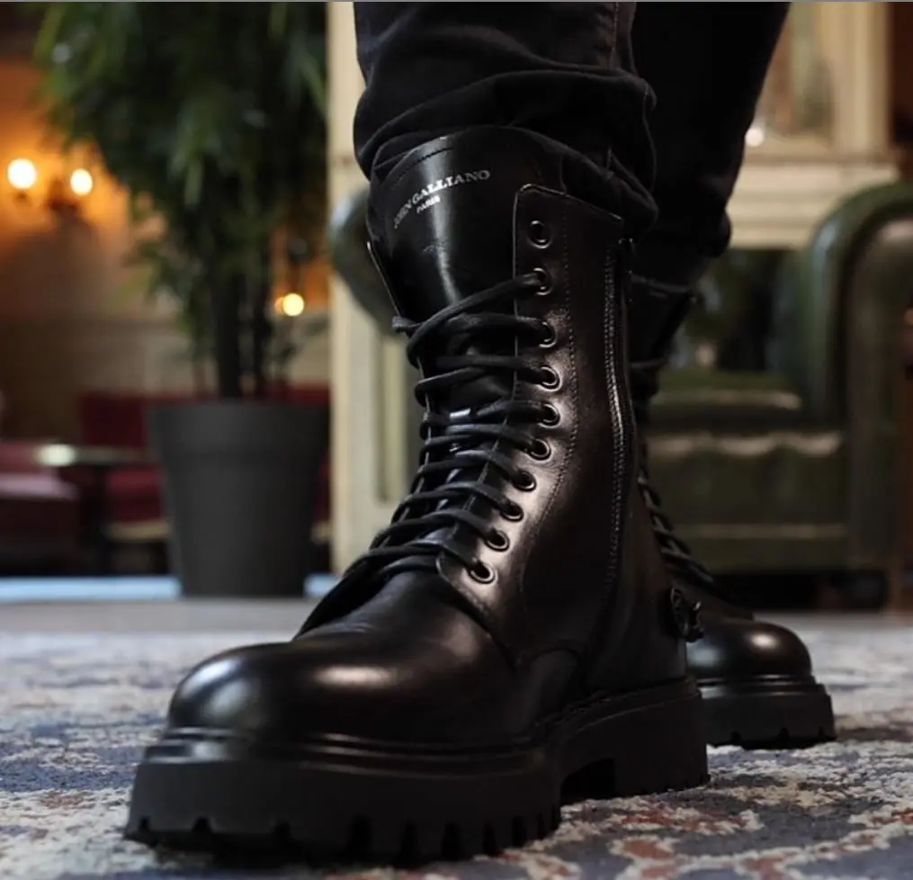 Cómo usar borcegos con pantalón negro: Moda europea - Qué color de pantalones con botas negras como usar borcegos con pantalon negro moda europea - Qué color de pantalones con botas negras