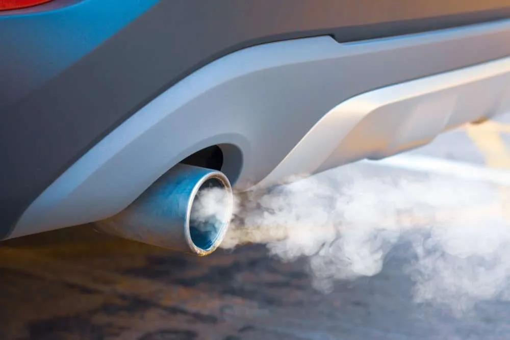 Que Significa El Humo Blanco En Un Carro